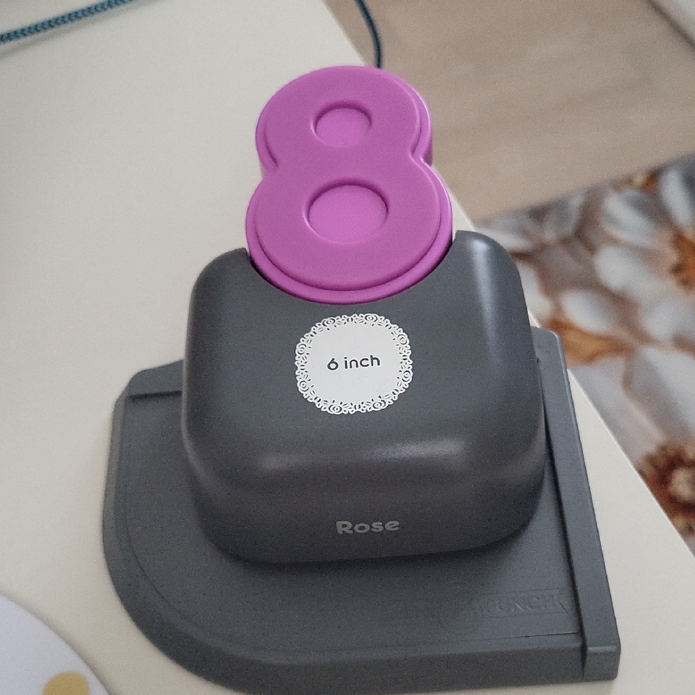 We R Memory Keepers Mini 8 Punch (Rose)